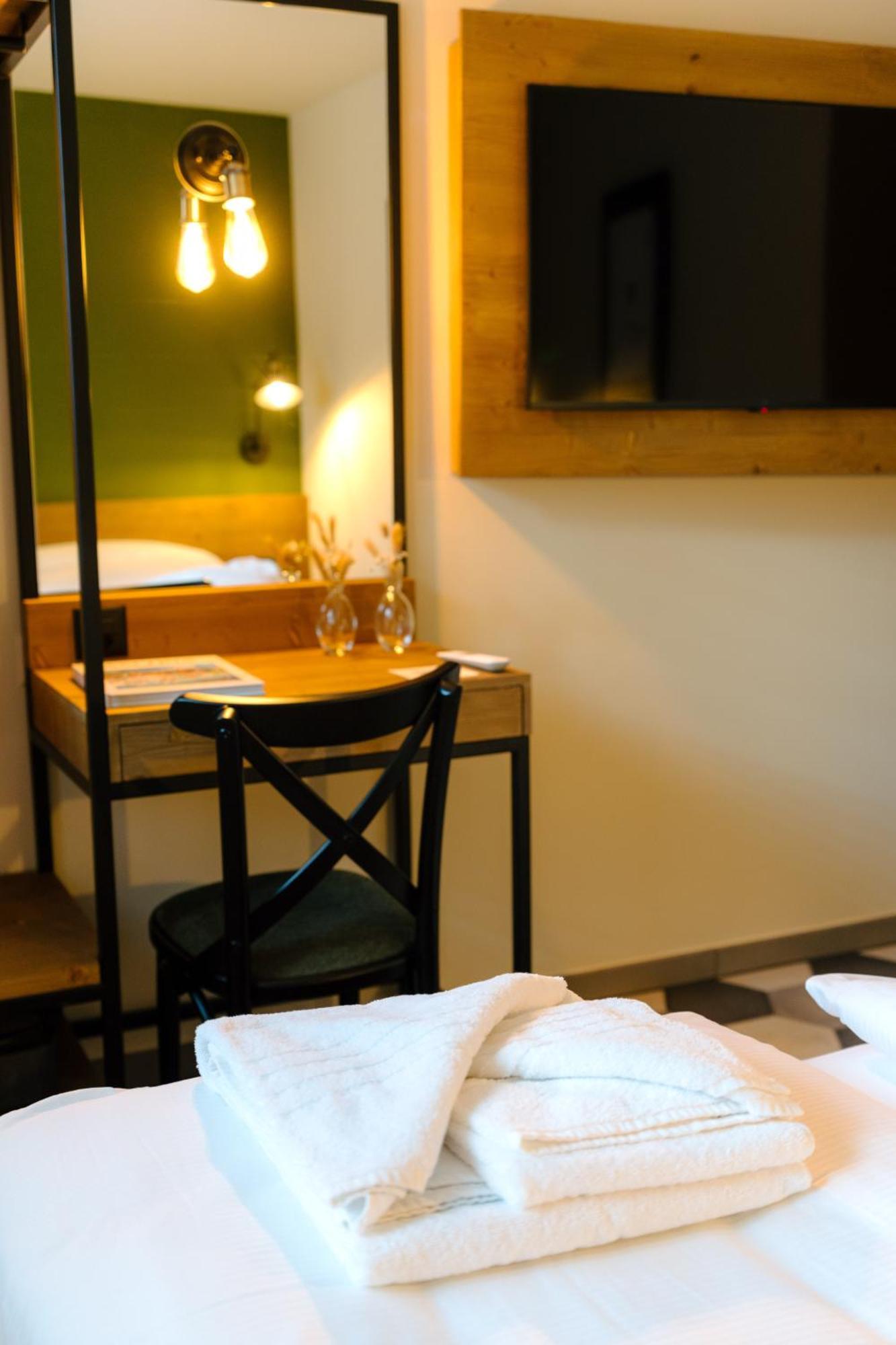 Seven Town House Boutique Hotel 洛迦诺 外观 照片